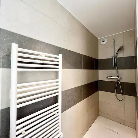 Parisian I118944i1 Chambreimontmartre-pigalle Apartment Paris